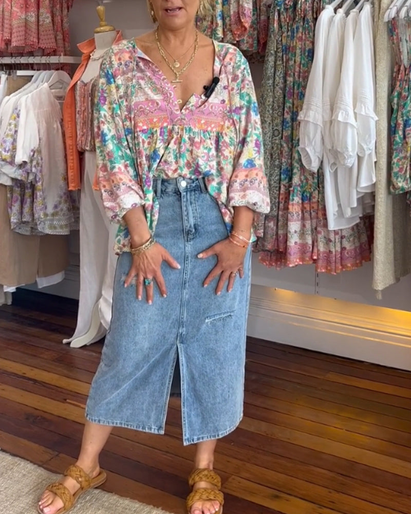 Luźna bluzka z kolorowym kwiatowym nadrukiem