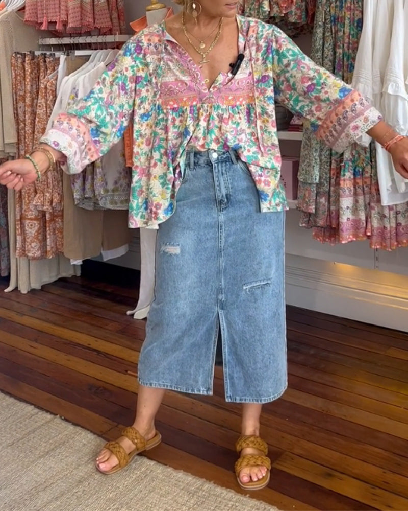 Luźna bluzka z kolorowym kwiatowym nadrukiem