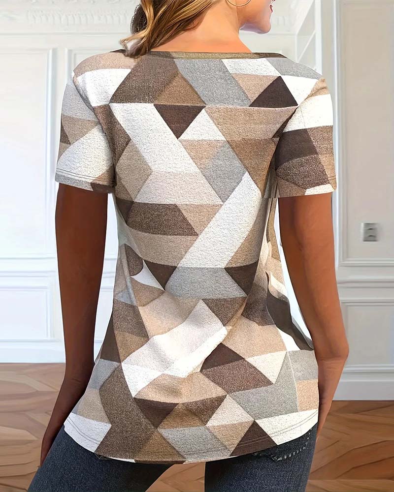 Koszulka z swobodnym blokiem kolorów i dekoltem w kształcie litery U