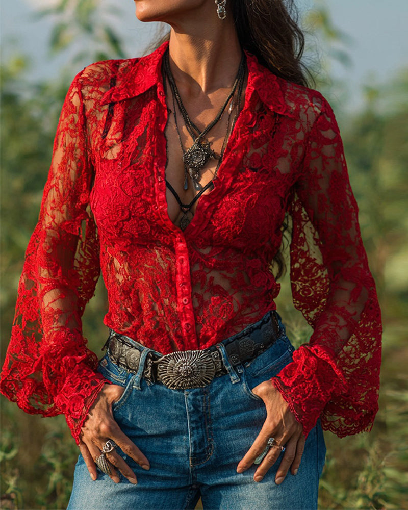 Prosta kolorowa koszula z kołnierzykiem i długimi rękawami