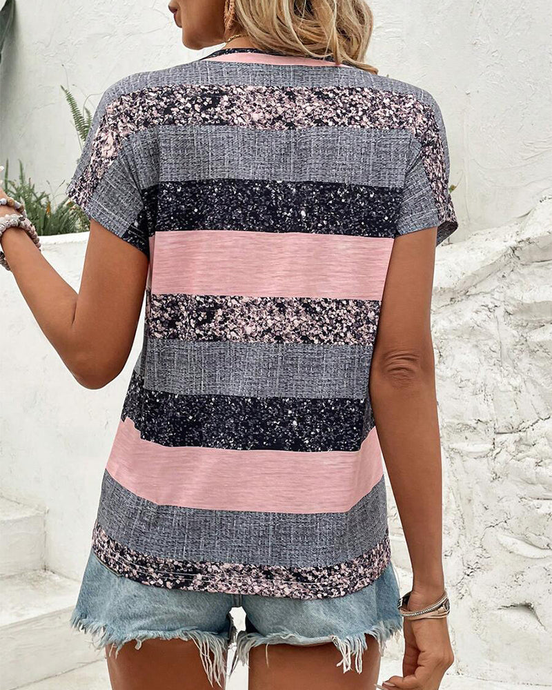 T-shirt z dekoltem w serek Kortemig