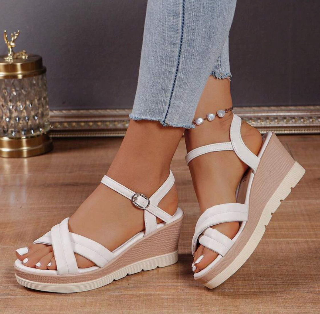 Wygodne sandały na koturnie