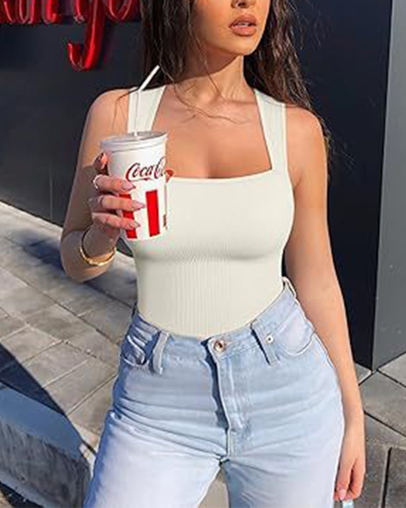 Jednokolorowy, bezrękawnik w formie body 