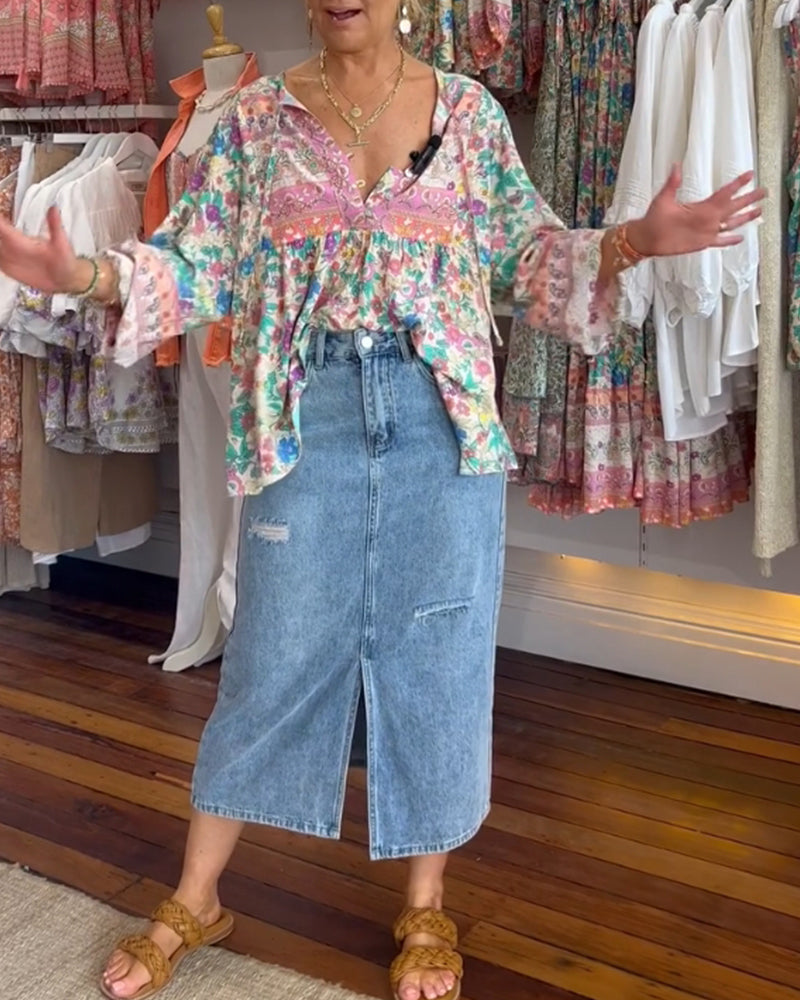 Luźna bluzka z kolorowym kwiatowym nadrukiem