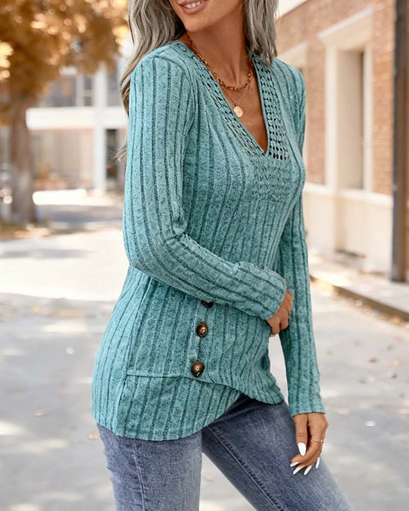 Top casualowy z dekoltem w serek w jednolitym kolorze