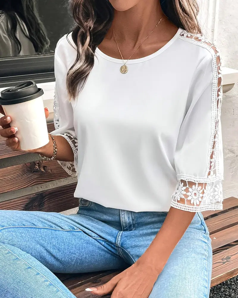 Koszulka w jednolitym kolorze, z pustym szydełkiem, z łatką